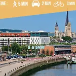 Rouen : Vue Panoramique Sur La Seine Avec Parking